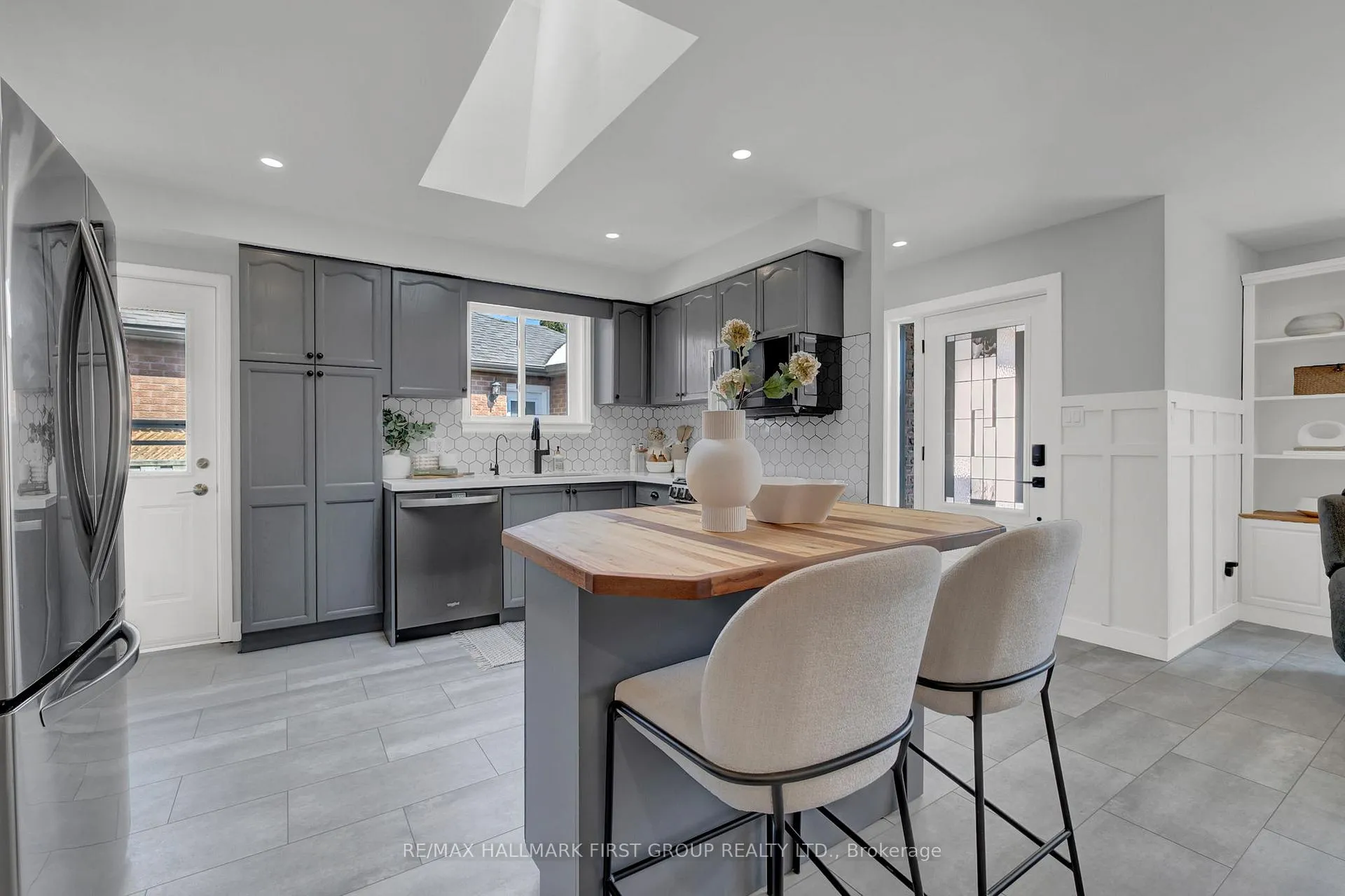 Photo 13 of 159 Sandringham Drive, Clarington, Courtice — HOMEH