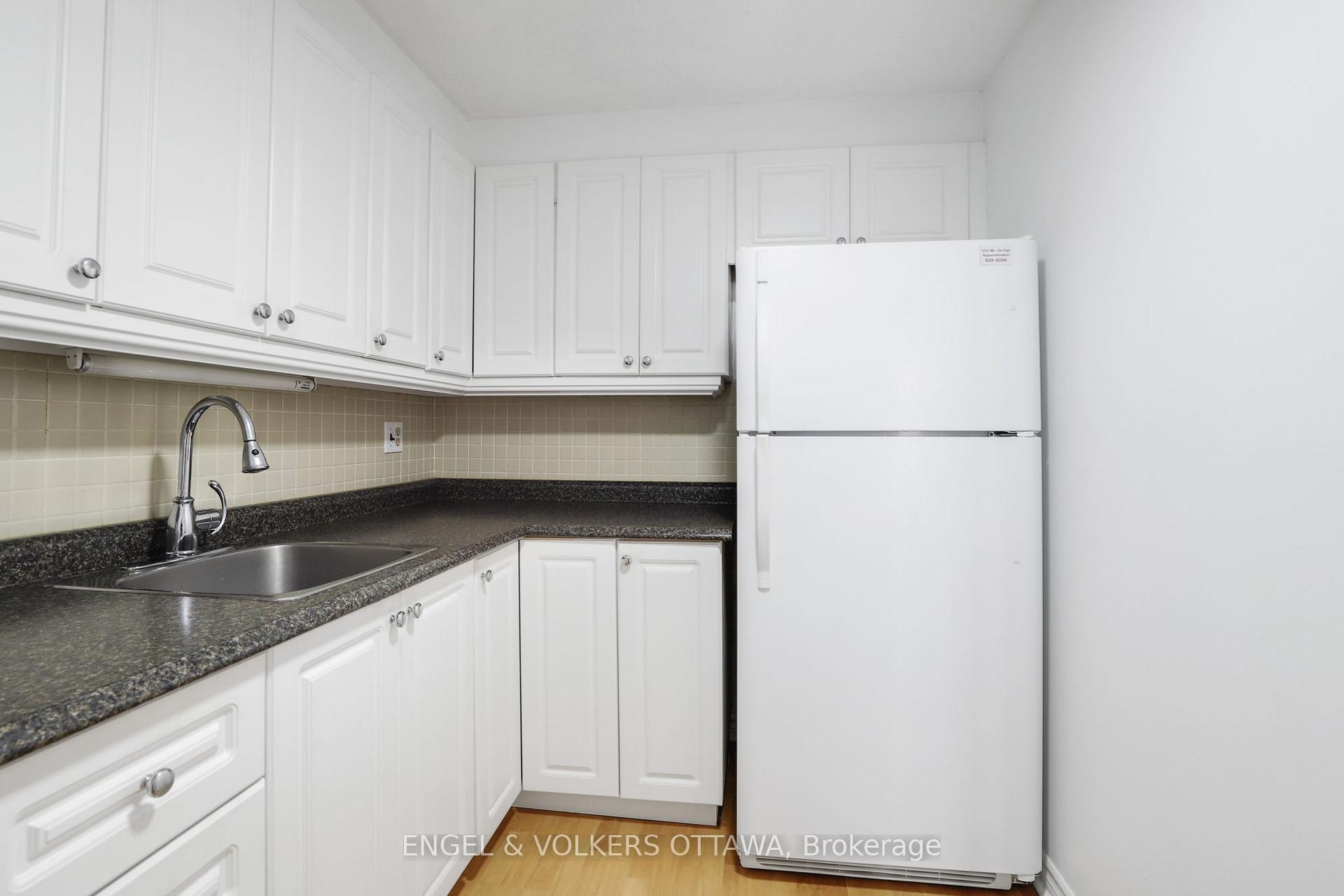 Photo 10 of Unit 814, 3100 Carling Avenue, Ottawa, Bayshore — HOMEH