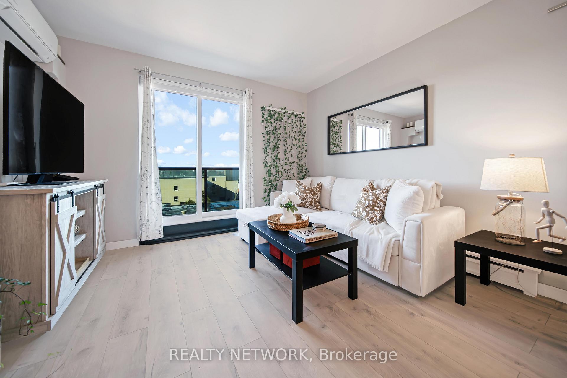 Photo 3 of Unit 53, 2373 King Street E, Hamilton, Glenview — HOMEH