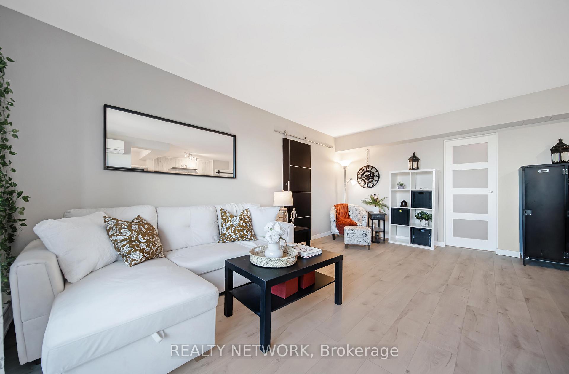 Photo 4 of Unit 53, 2373 King Street E, Hamilton, Glenview — HOMEH