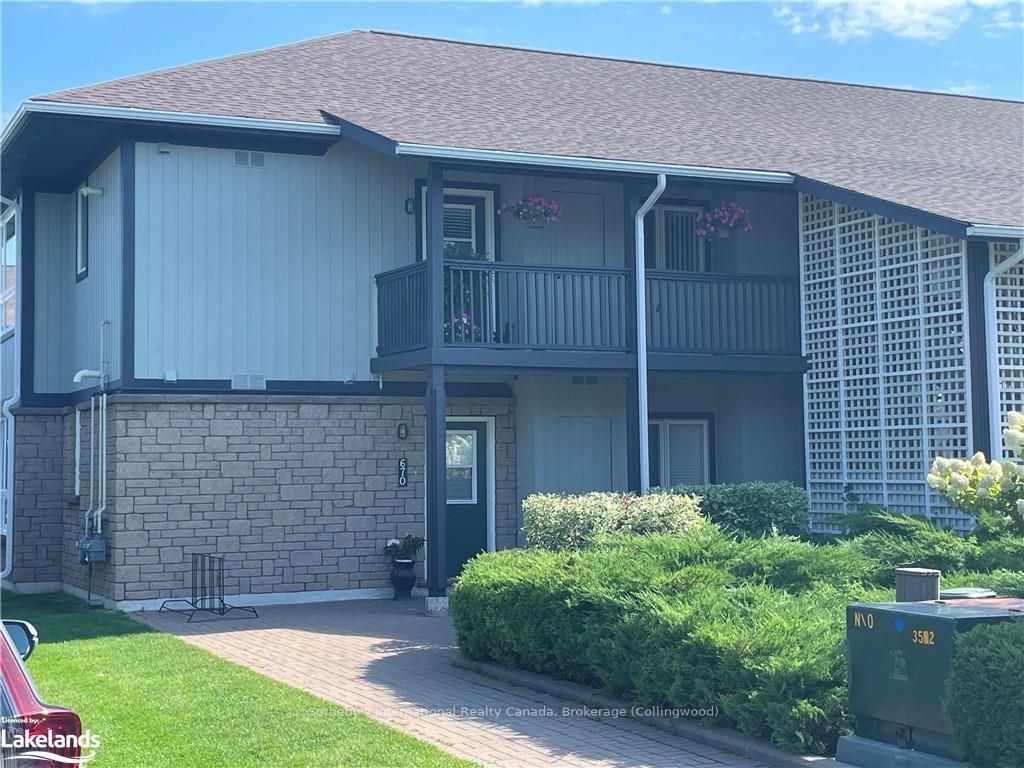 Photo 2 of 681 Johnston Park Avenue, Collingwood — HOMEH