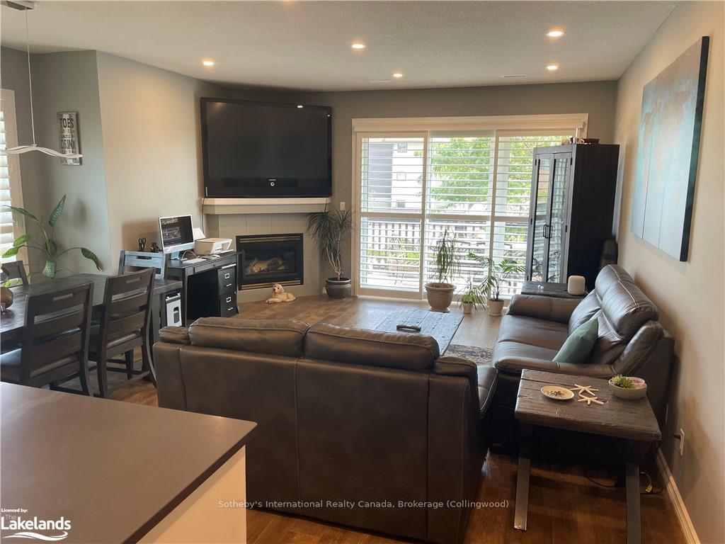 Photo 19 of 681 Johnston Park Avenue, Collingwood — HOMEH