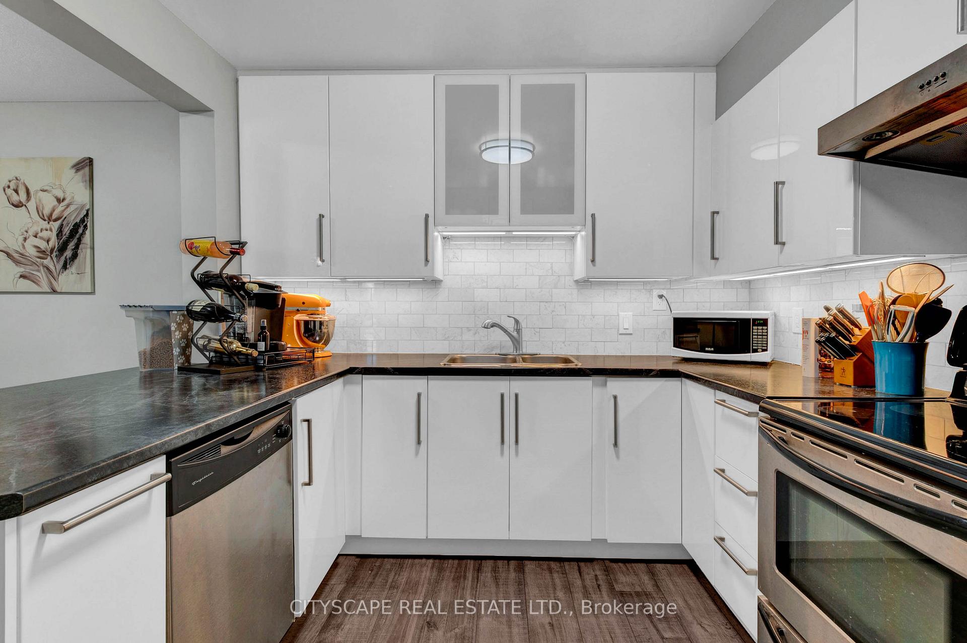Photo 6 of Unit 310, 500 Westmount Road W, Kitchener — HOMEH