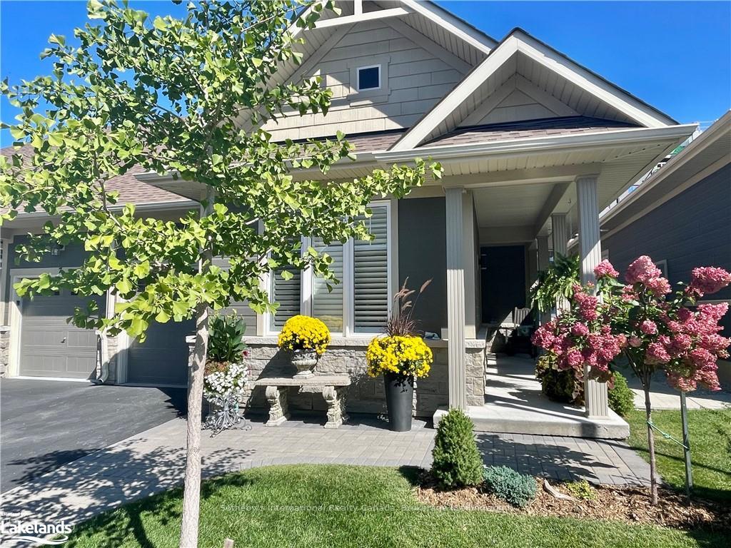 Photo 3 of 9 Kari Crescent, Collingwood — HOMEH