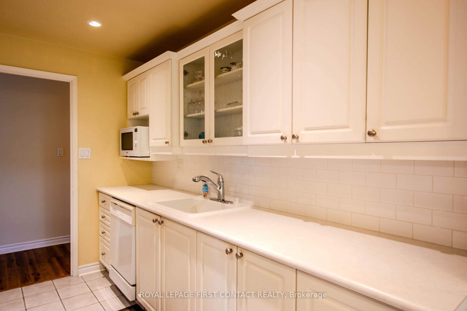 Photo 7 of Unit 401, 291 Blake Street, Barrie, North Shore — HOMEH