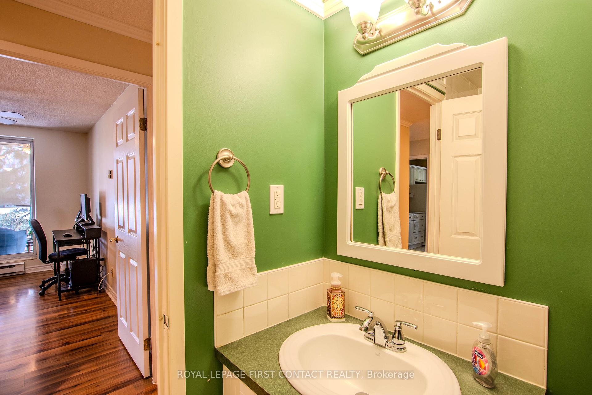 Photo 29 of Unit 401, 291 Blake Street, Barrie, North Shore — HOMEH