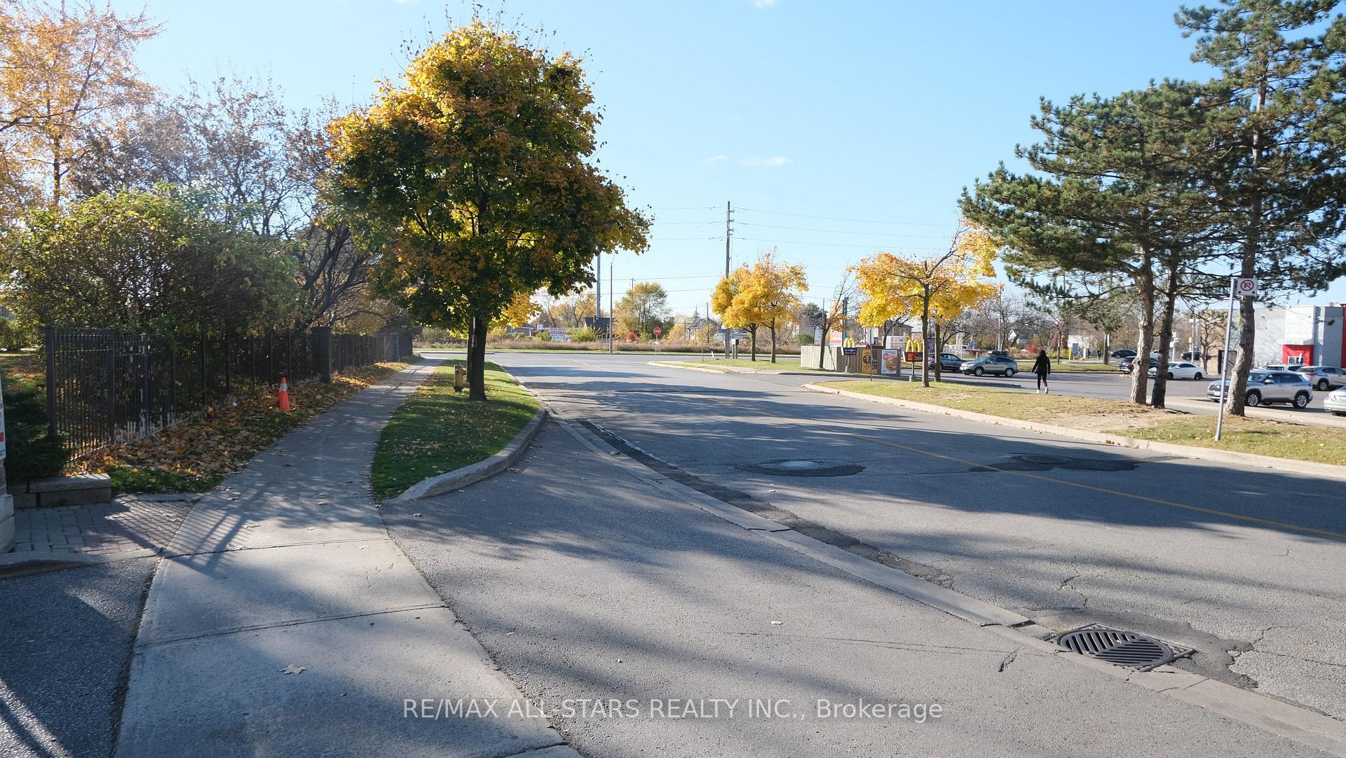 Photo 4 of Unit 332, 3 Greystone Walk Drive, Scarborough, Kennedy Park — HOMEH