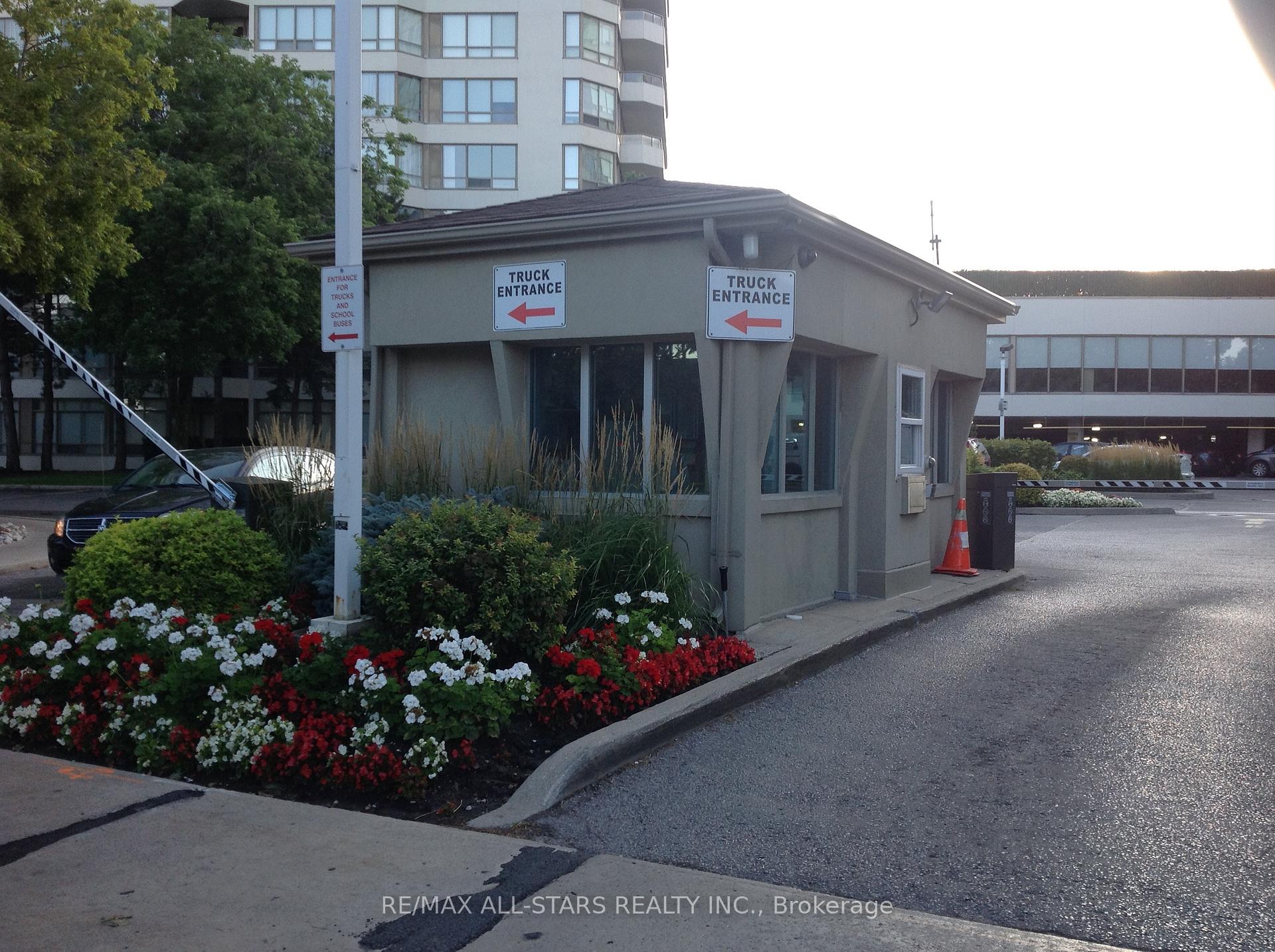 Photo 7 of Unit 332, 3 Greystone Walk Drive, Scarborough, Kennedy Park — HOMEH