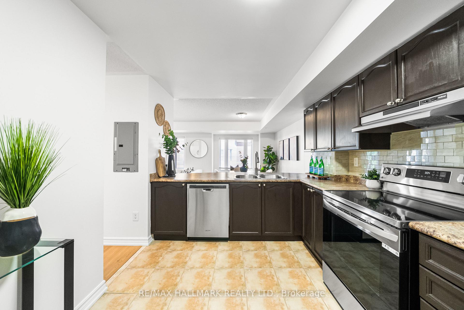 Photo 12 of Unit 213, 308 John Street, Markham, Aileen-Willowbrook — HOMEH