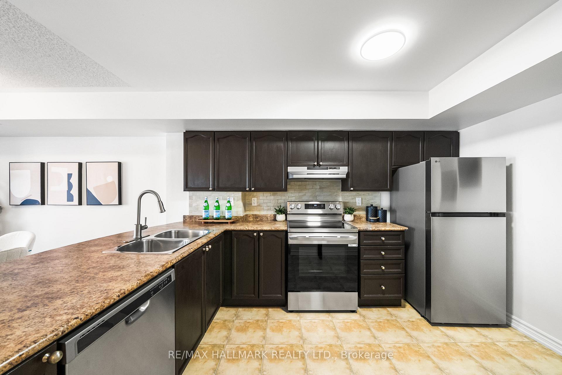 Photo 15 of Unit 213, 308 John Street, Markham, Aileen-Willowbrook — HOMEH