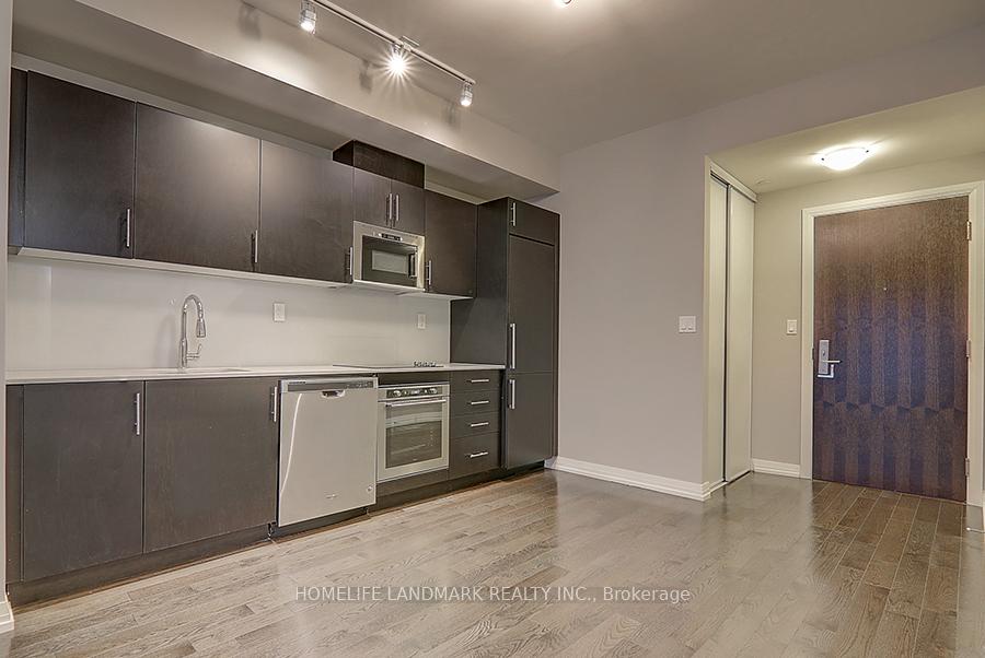 Photo 3 of Unit 701, 460 Adelaide Street E, Toronto, Moss Park — HOMEH
