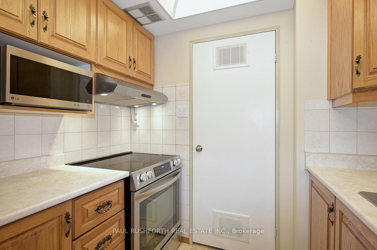 Photo 6 of Unit 707, 555 Brittany Drive, Ottawa, Viscount Alexander Park — HOMEH