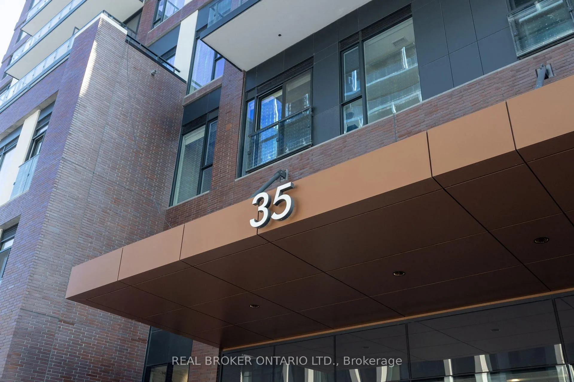 Front of Unit 317, 35 Tubman Avenue