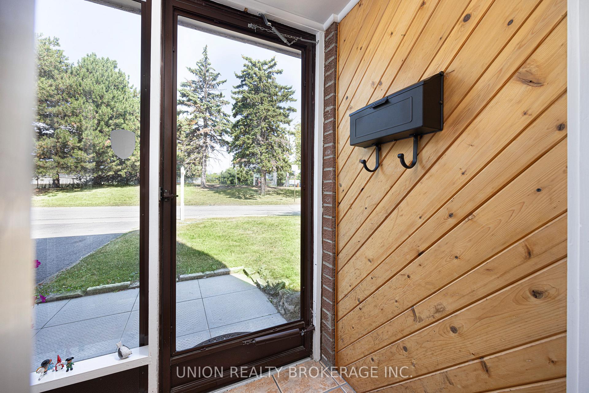 Photo 2 of Unit 1, 50 Vicora Link Way, Toronto, Flemingdon Park — HOMEH