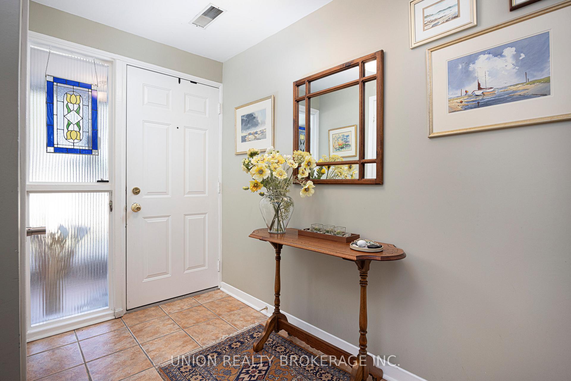 Photo 3 of Unit 1, 50 Vicora Link Way, Toronto, Flemingdon Park — HOMEH