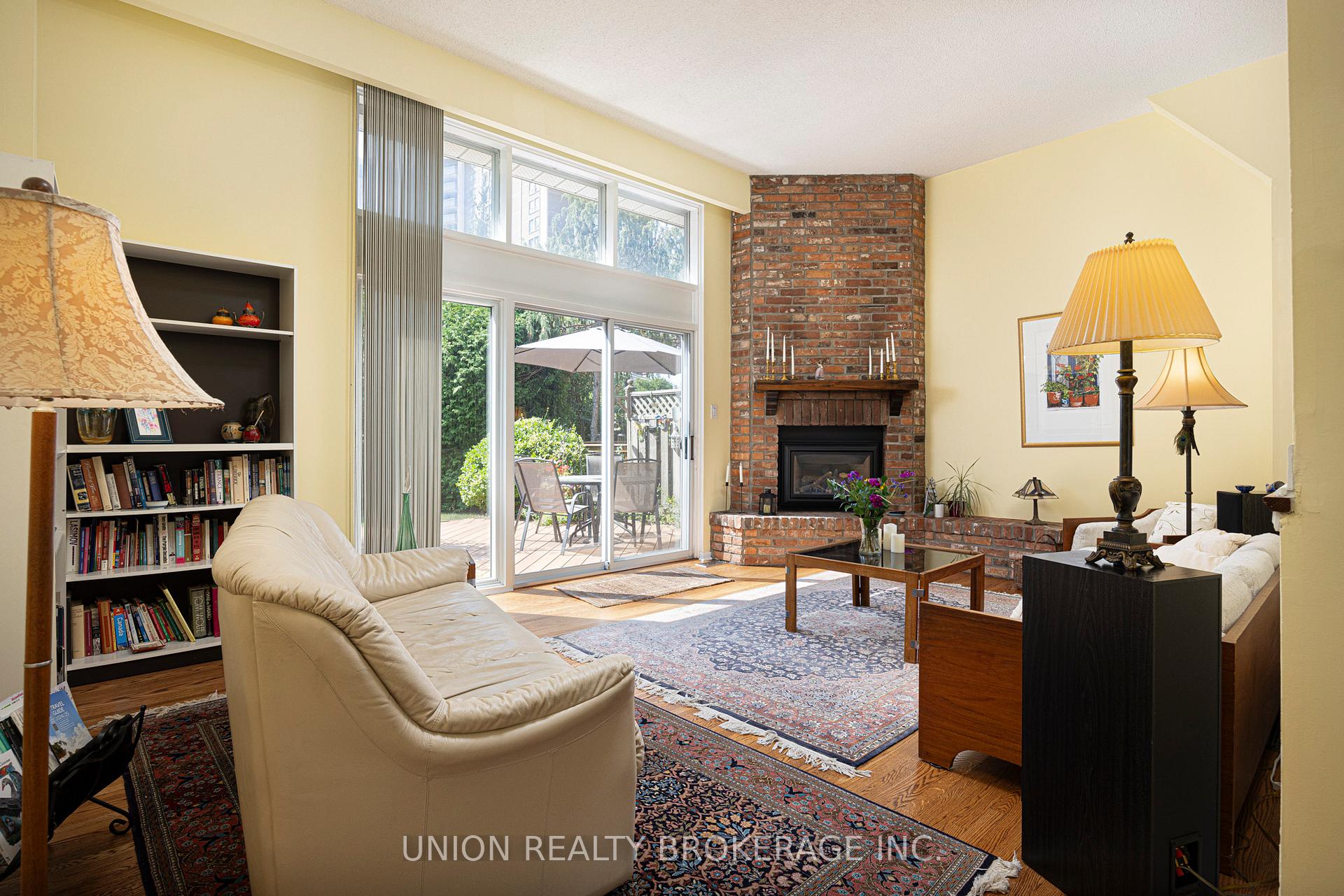 Photo 4 of Unit 1, 50 Vicora Link Way, Toronto, Flemingdon Park — HOMEH