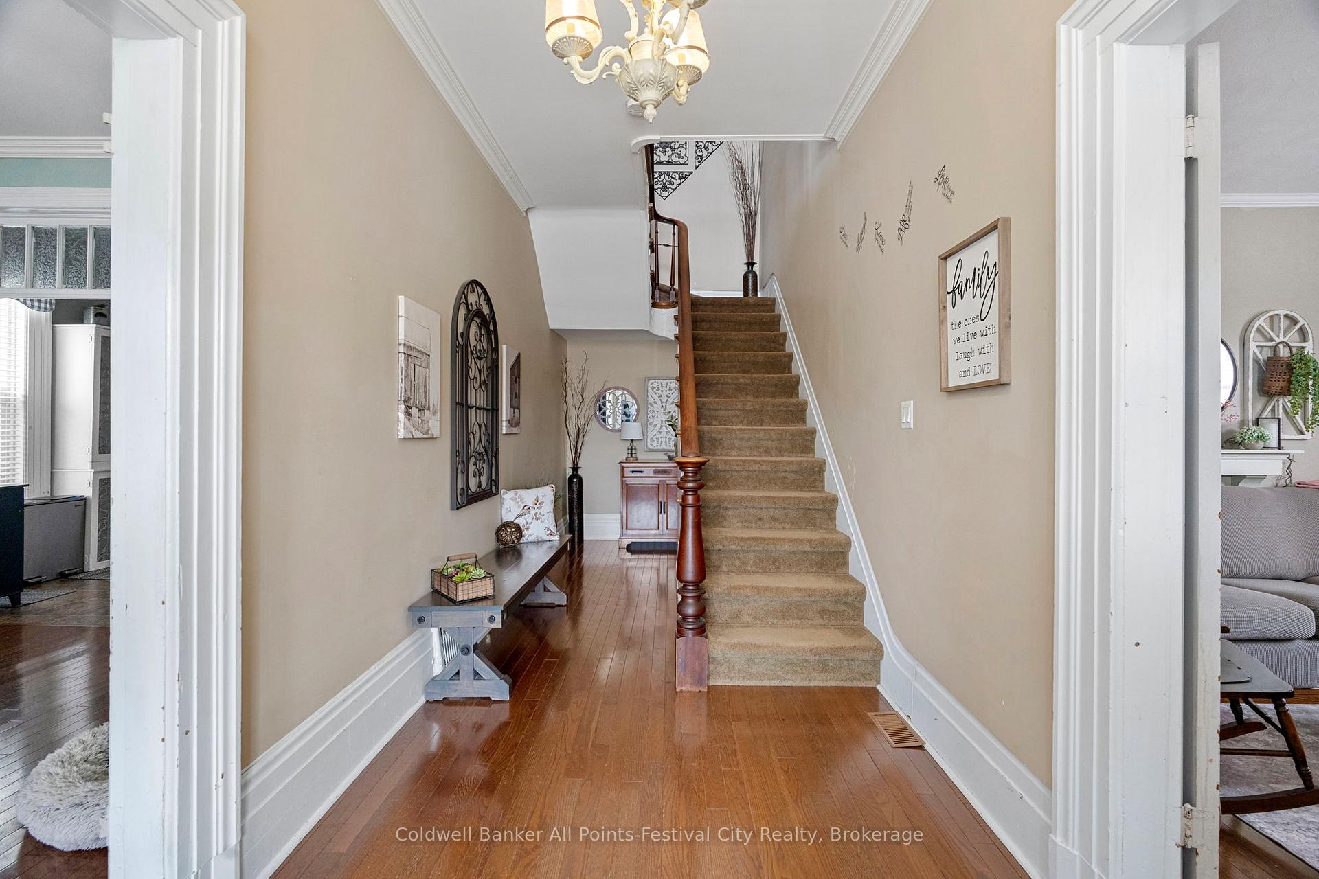 Photo 9 of 31 Victoria Street S, Goderich, Goderich (Town) — HOMEH