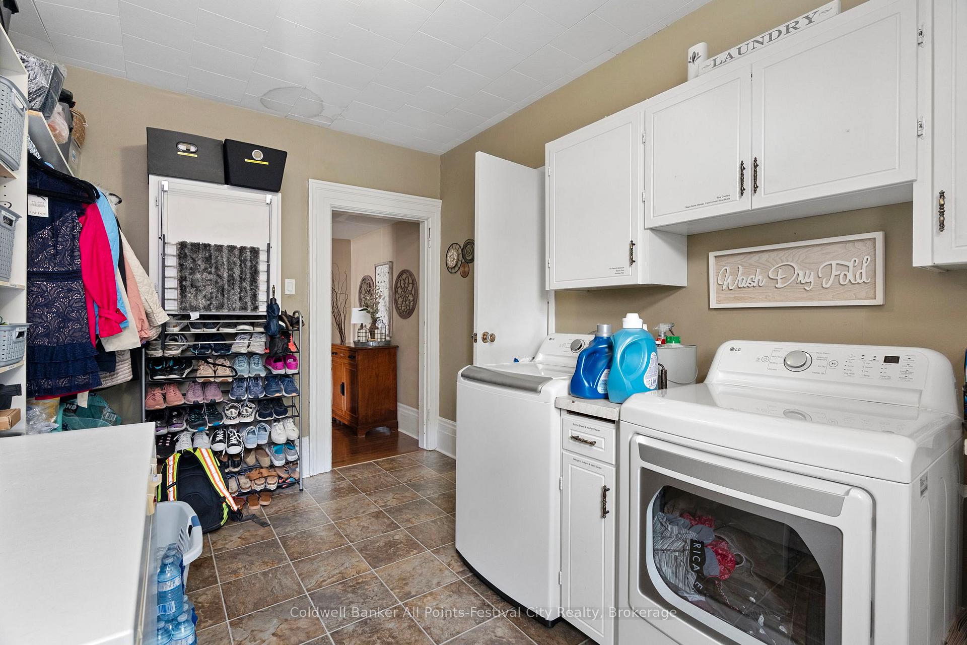 Photo 19 of 31 Victoria Street S, Goderich, Goderich (Town) — HOMEH