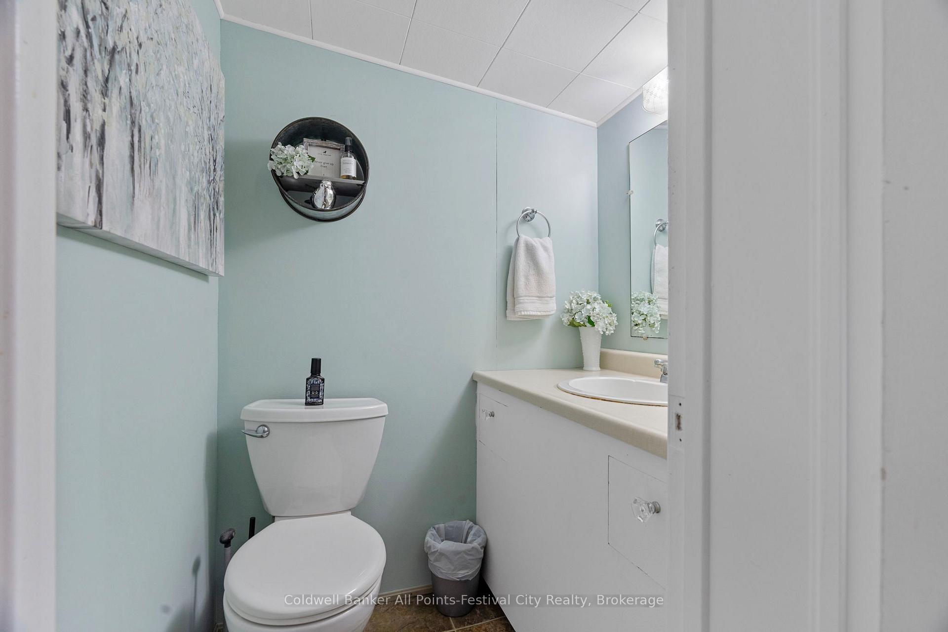 Photo 14 of 31 Victoria Street S, Goderich, Goderich (Town) — HOMEH