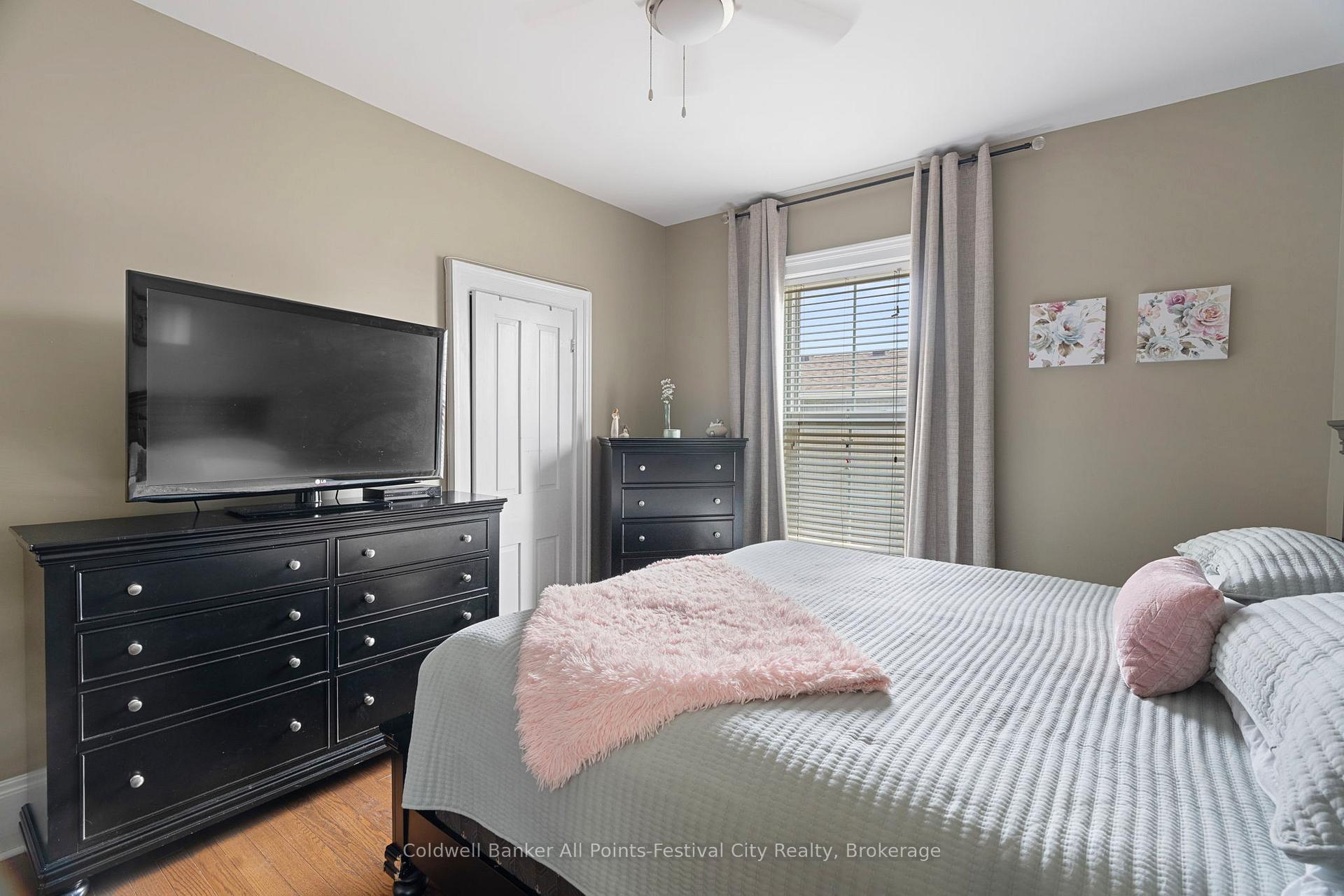 Photo 24 of 31 Victoria Street S, Goderich, Goderich (Town) — HOMEH