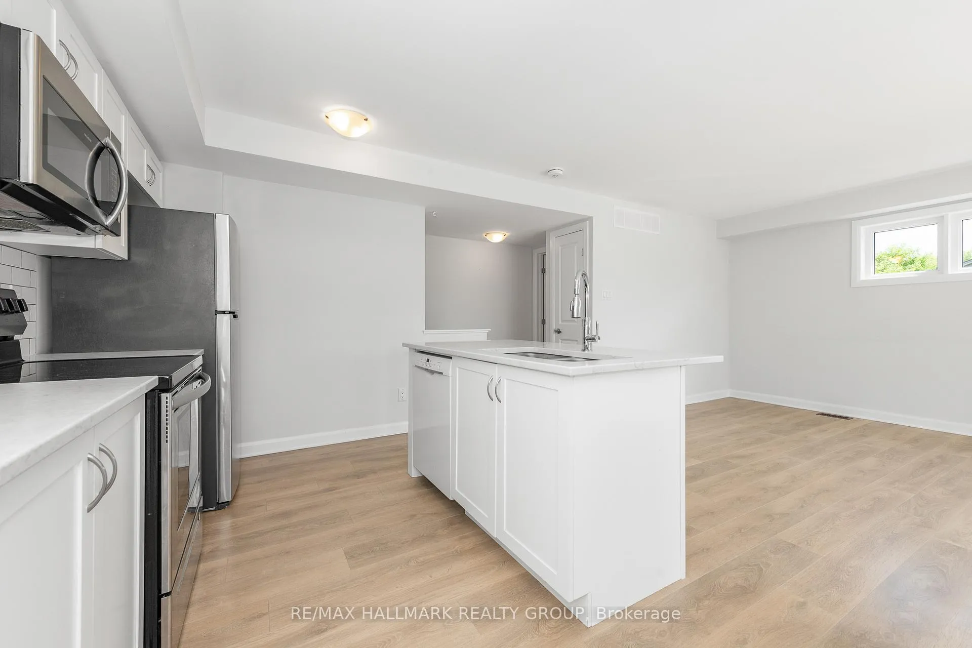 Photo 6 of Unit 16, 415 Eldorado Private, Ottawa, Kanata - Morgan's Grant/South March — HOMEH