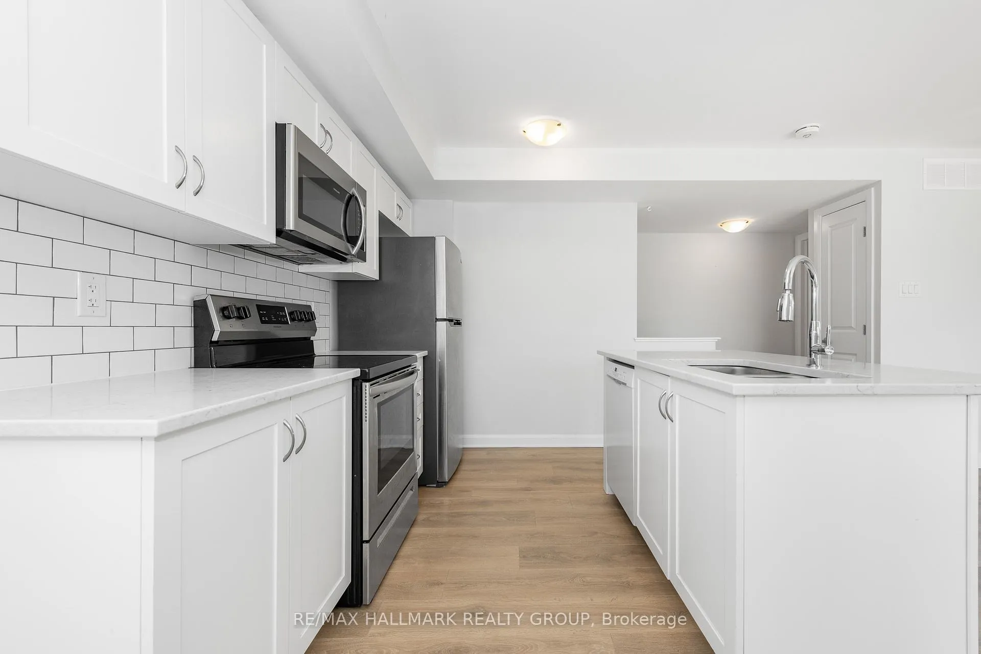 Photo 7 of Unit 16, 415 Eldorado Private, Ottawa, Kanata - Morgan's Grant/South March — HOMEH