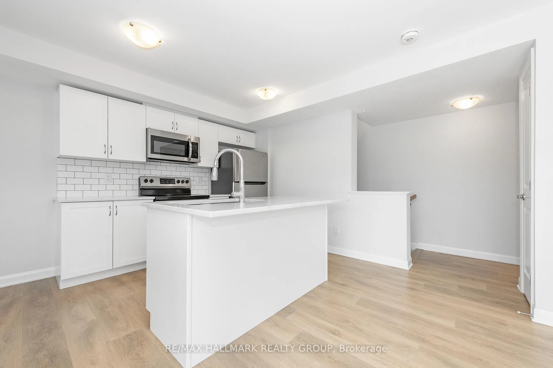 Photo 8 of Unit 16, 415 Eldorado Private, Ottawa, Kanata - Morgan's Grant/South March — HOMEH