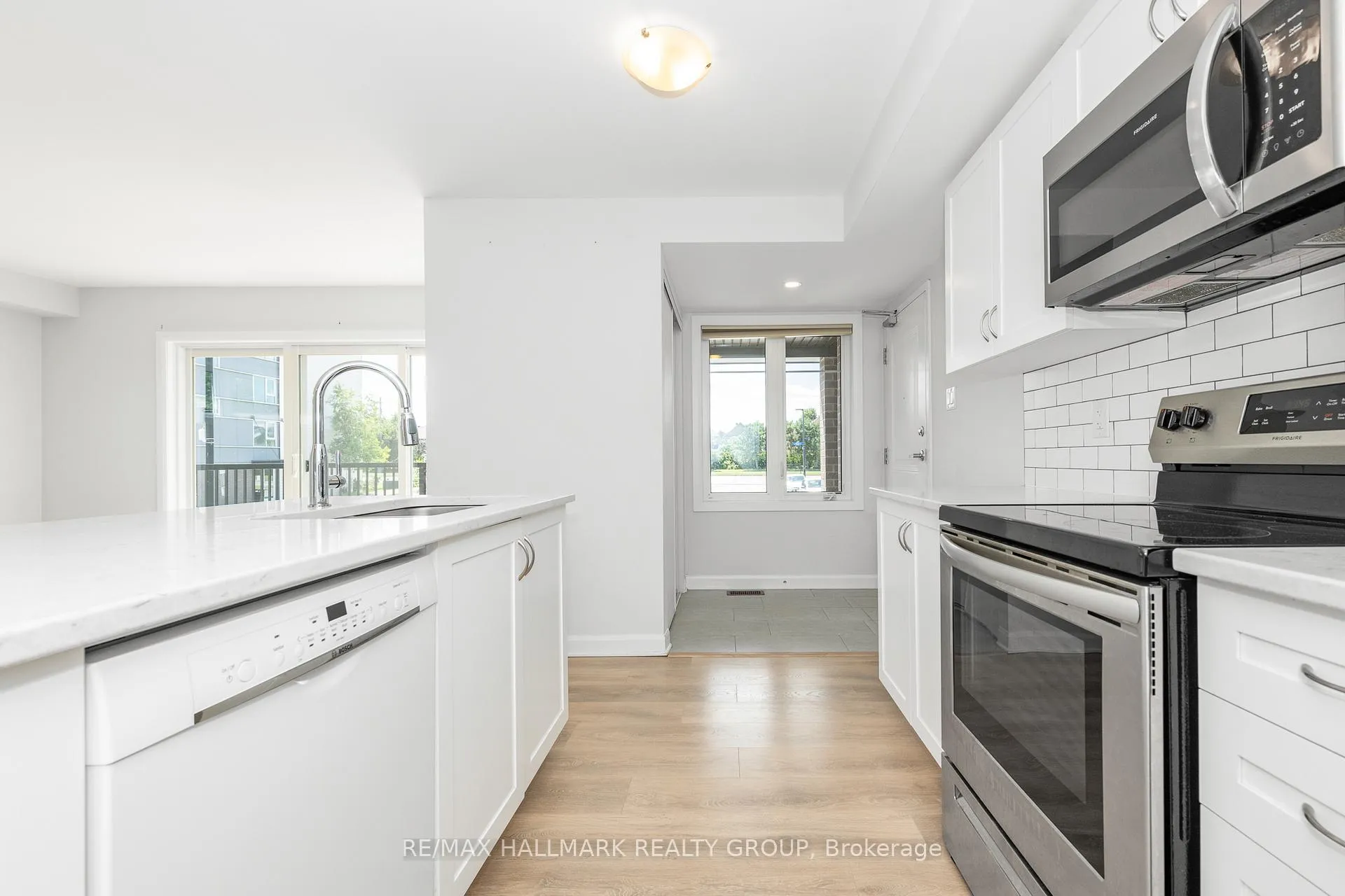 Photo 11 of Unit 16, 415 Eldorado Private, Ottawa, Kanata - Morgan's Grant/South March — HOMEH