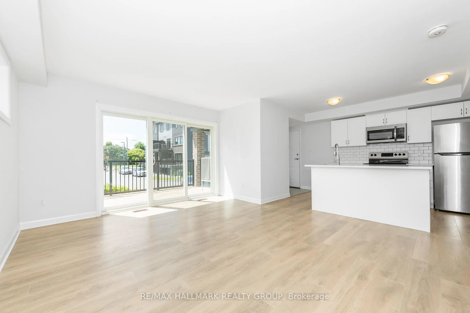 Photo 13 of Unit 16, 415 Eldorado Private, Ottawa, Kanata - Morgan's Grant/South March — HOMEH