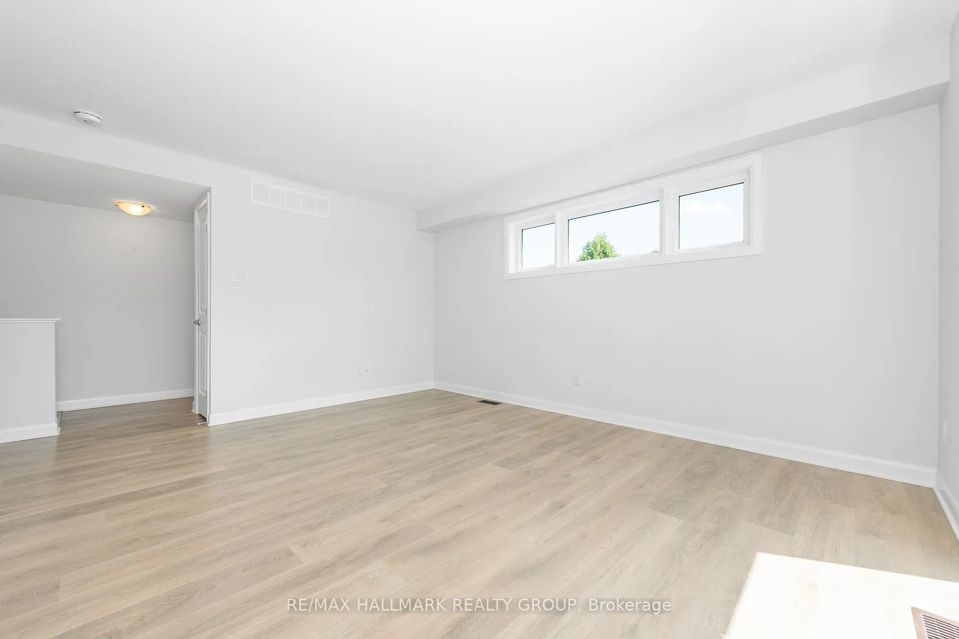 Photo 15 of Unit 16, 415 Eldorado Private, Ottawa, Kanata - Morgan's Grant/South March — HOMEH