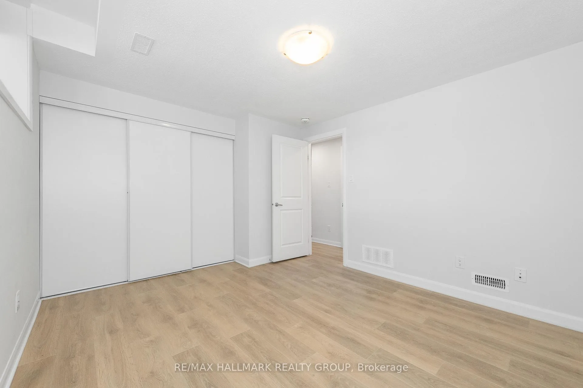 Photo 22 of Unit 16, 415 Eldorado Private, Ottawa, Kanata - Morgan's Grant/South March — HOMEH