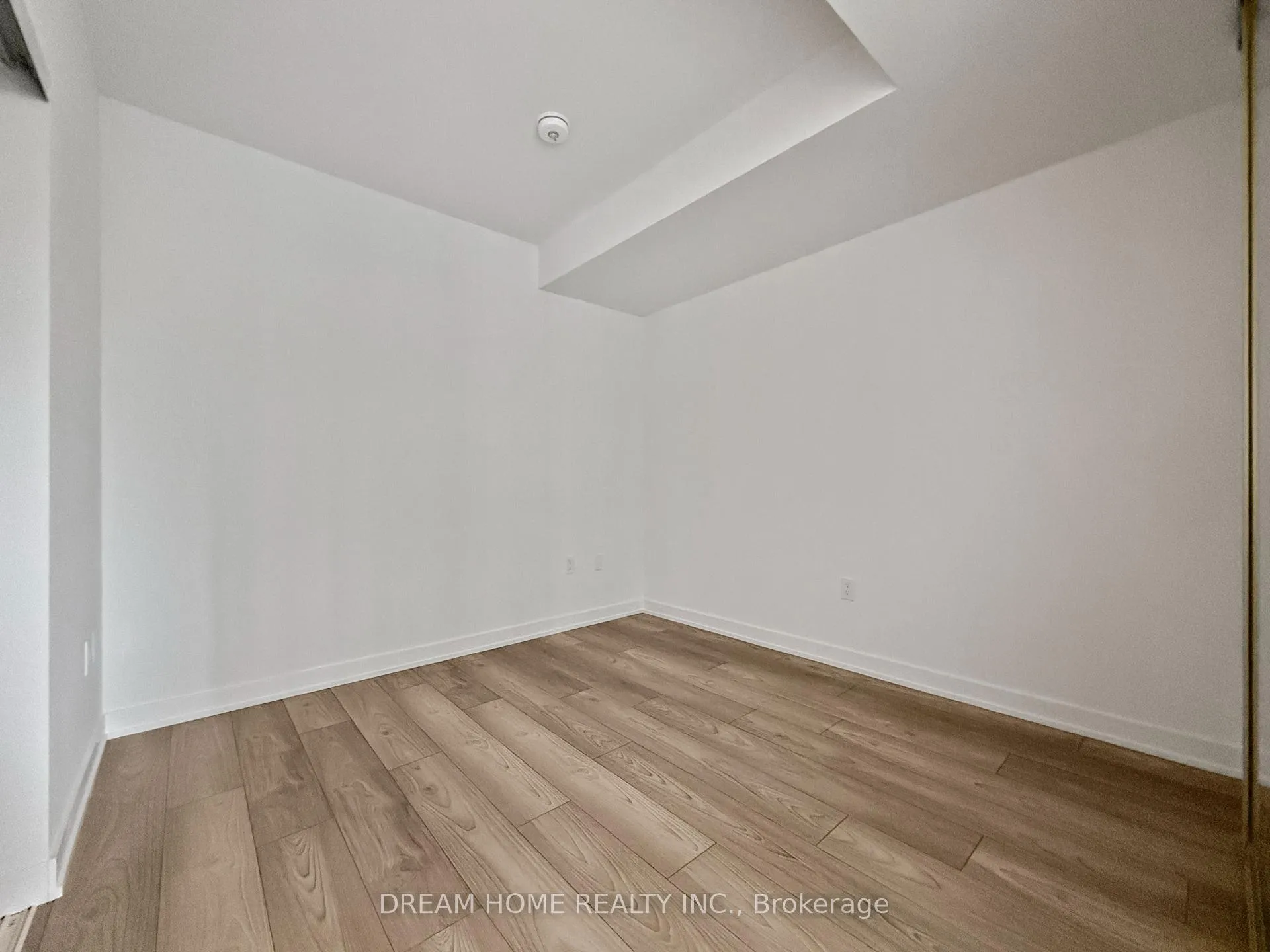 Photo 8 of Unit 515, 120 Broadway Avenue, Toronto, Mount Pleasant West — HOMEH