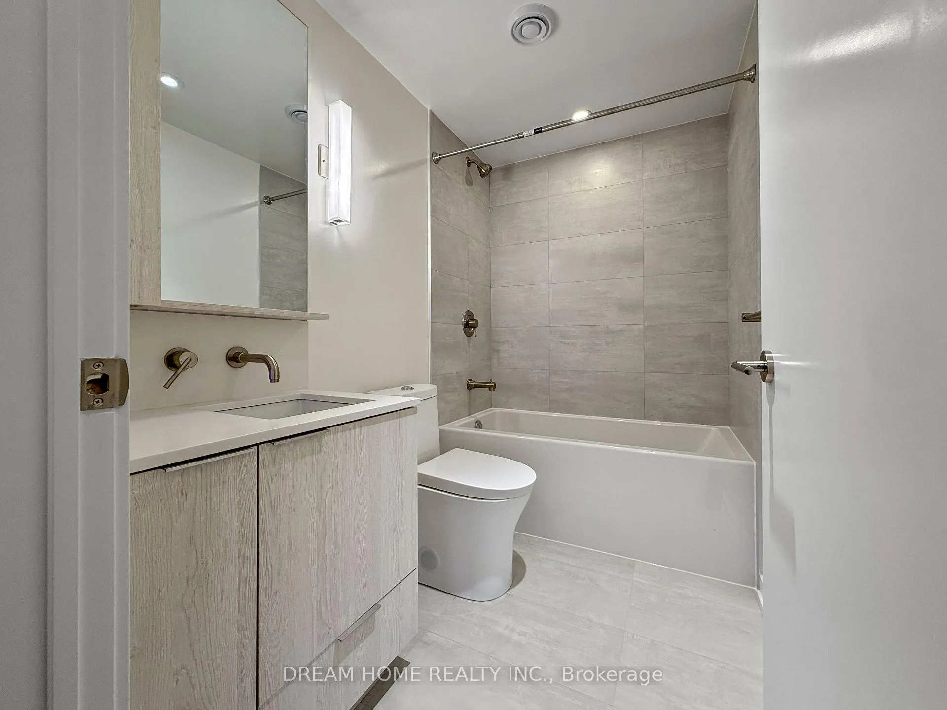 Photo 11 of Unit 515, 120 Broadway Avenue, Toronto, Mount Pleasant West — HOMEH