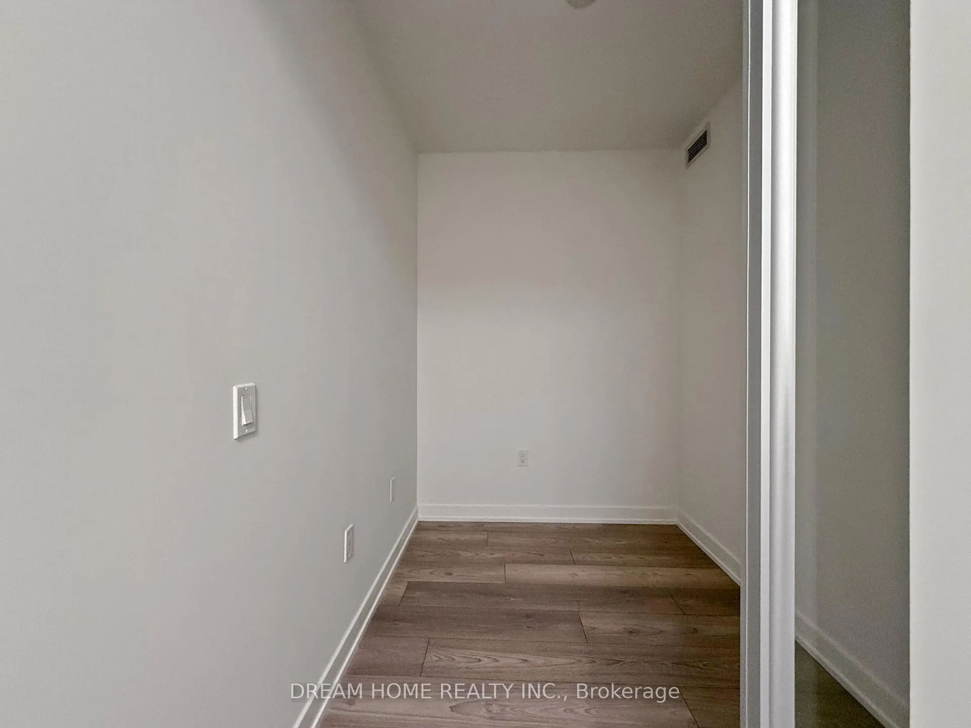 Photo 14 of Unit 515, 120 Broadway Avenue, Toronto, Mount Pleasant West — HOMEH