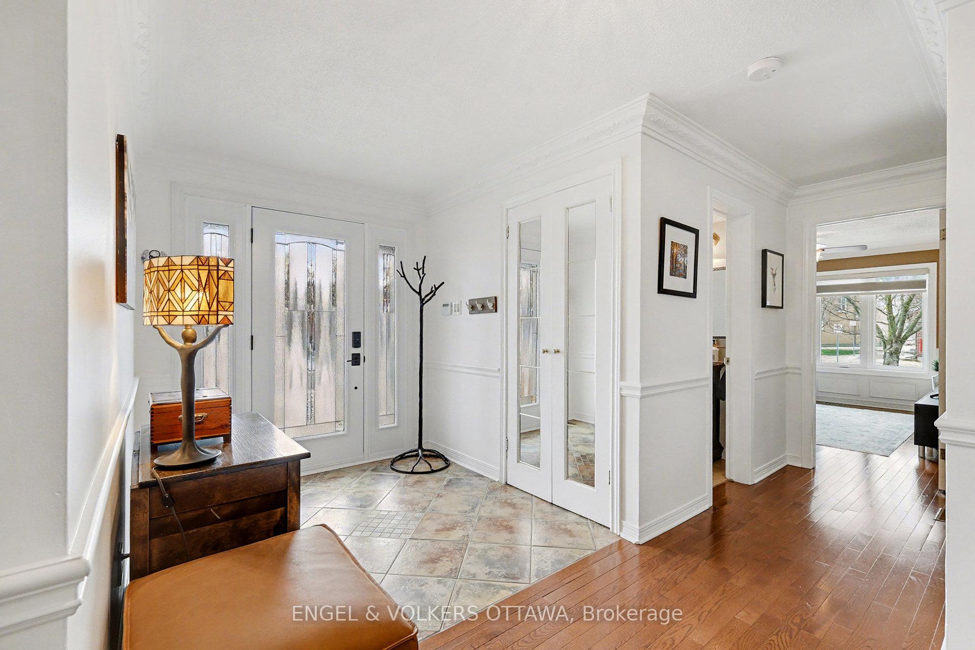 Photo 3 of 55 Dalecroft Crescent, Ottawa, Centrepointe — HOMEH