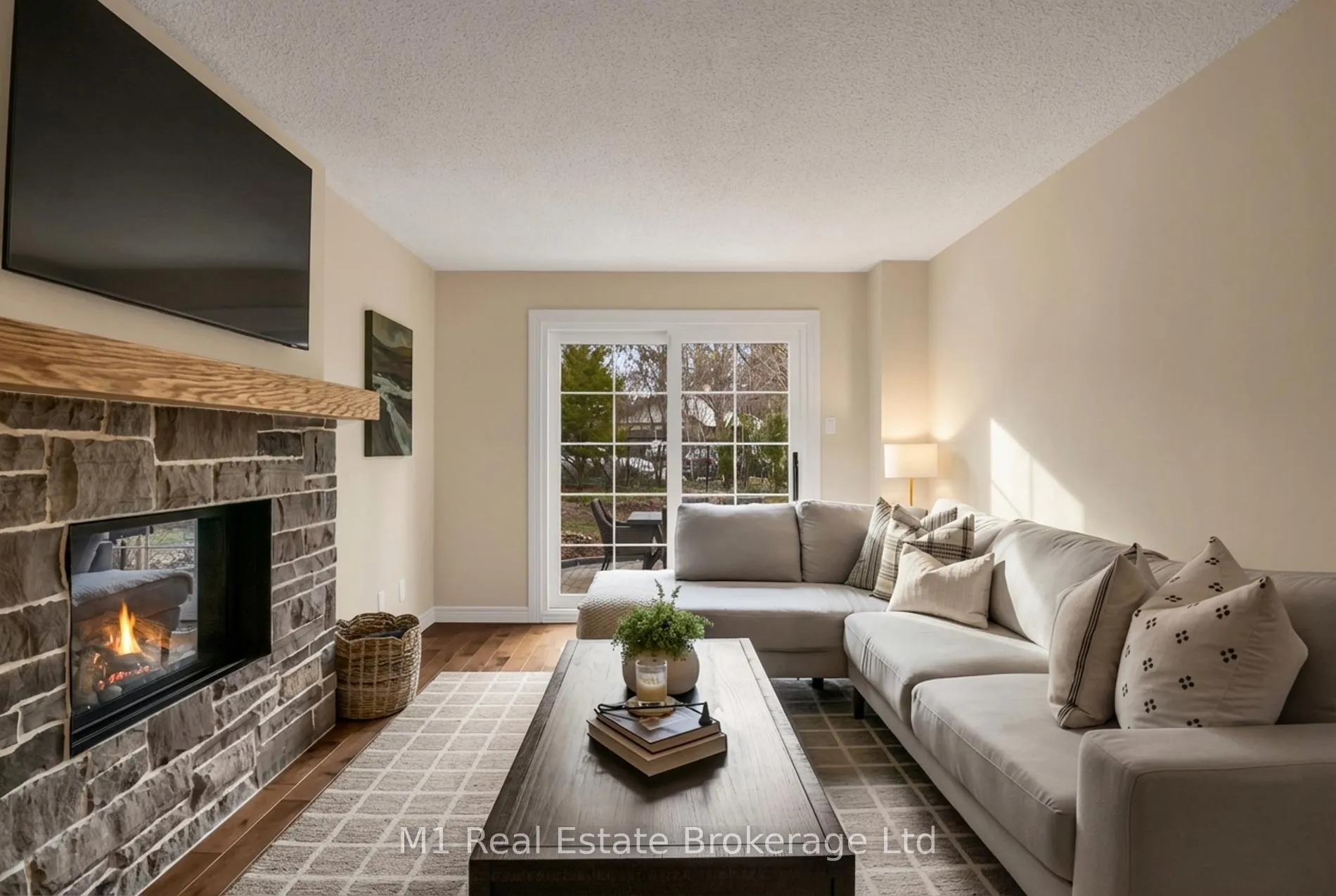 Photo 8 of 320 Tatlock Drive, Waterloo — HOMEH
