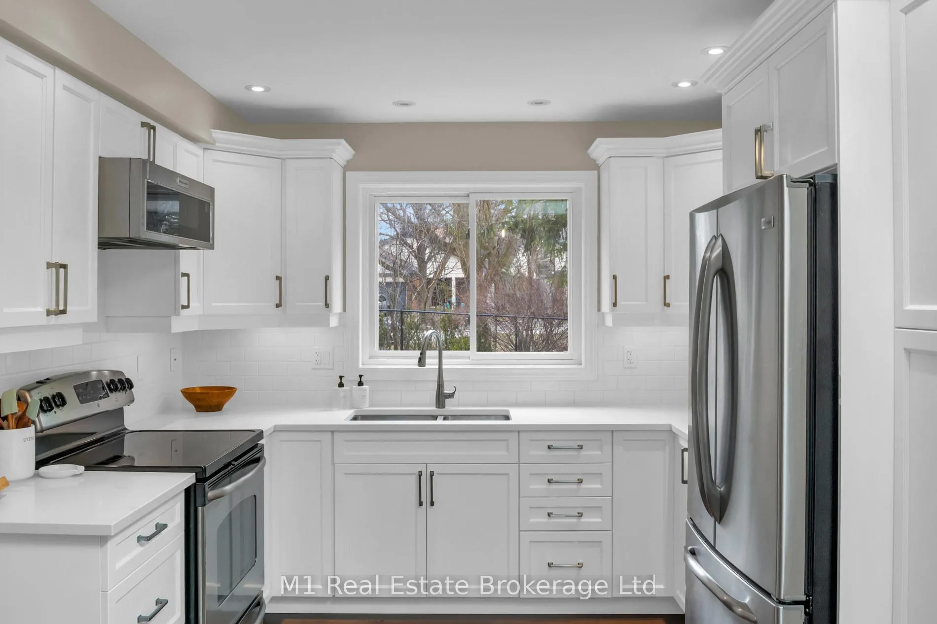 Photo 11 of 320 Tatlock Drive, Waterloo — HOMEH
