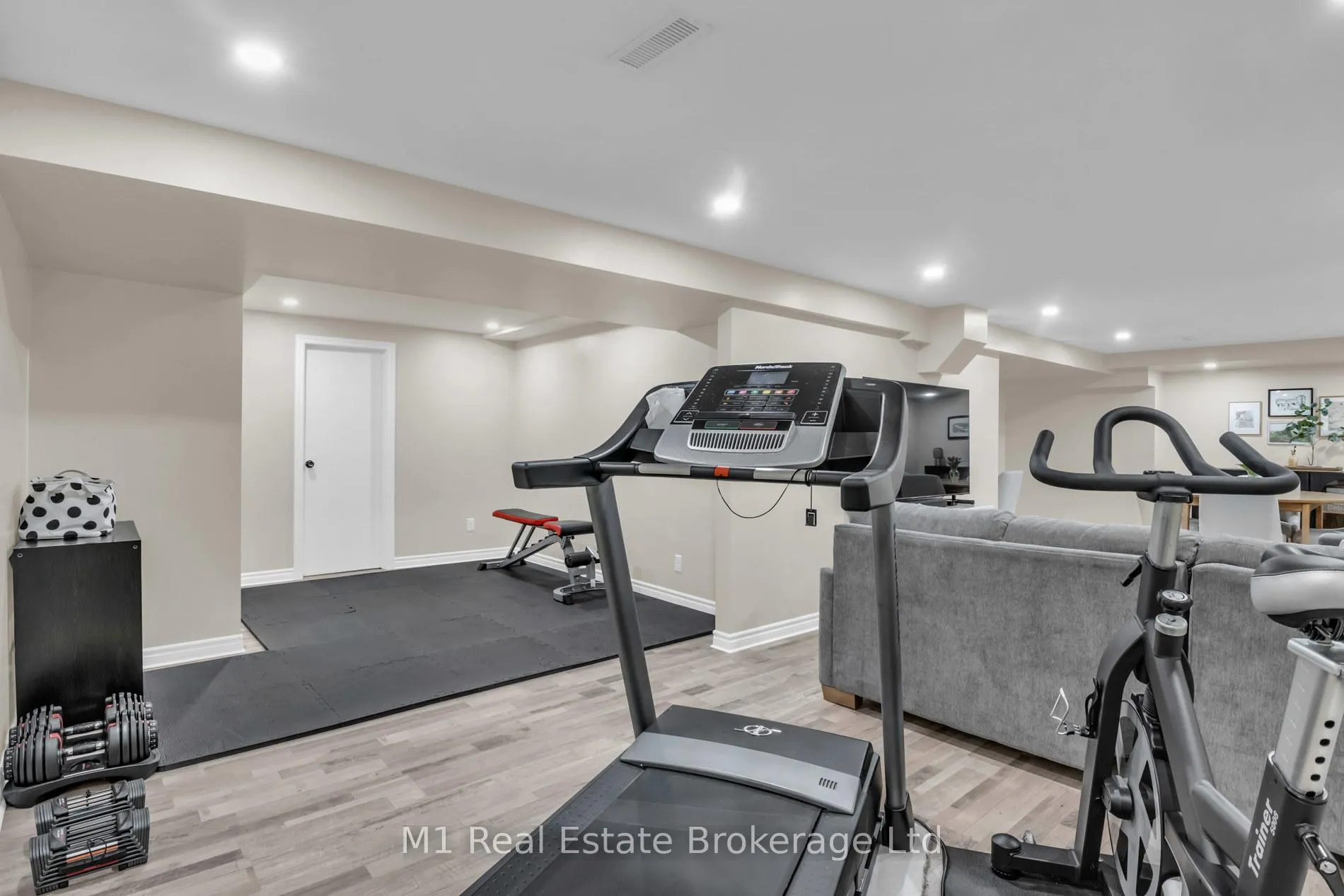 Photo 38 of 320 Tatlock Drive, Waterloo — HOMEH