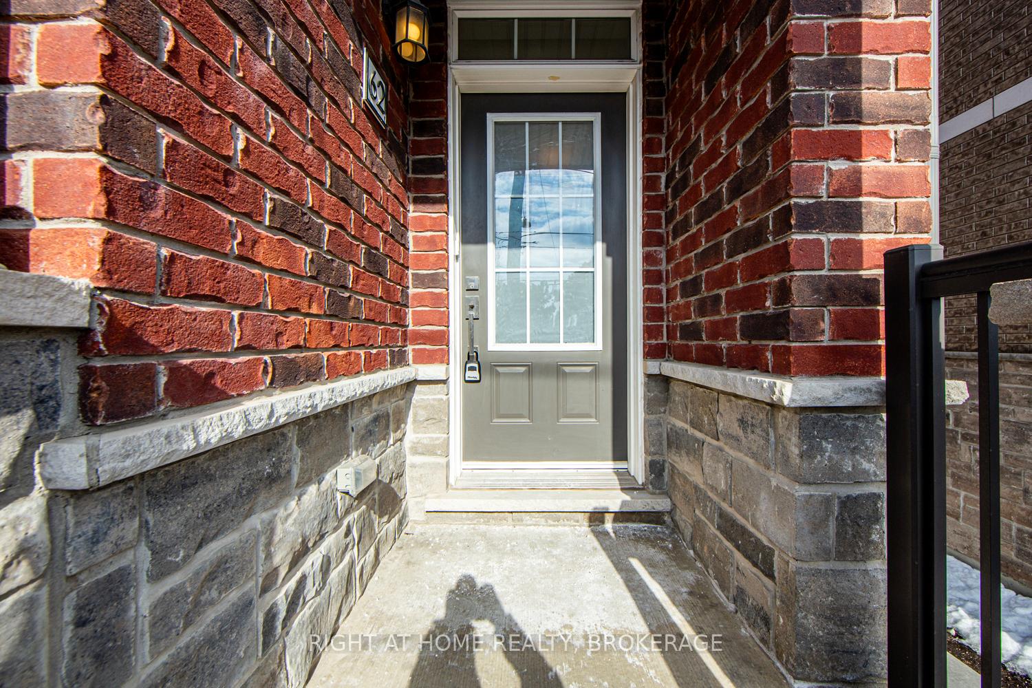 Photo 4 of Unit 62, 445 Ontario Street S, Milton, Timberlea — HOMEH