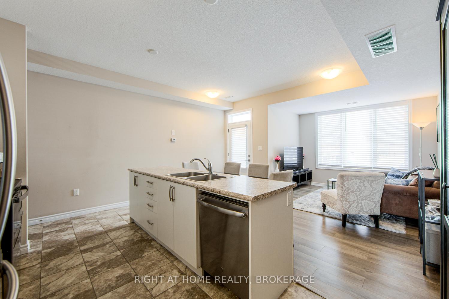 Photo 6 of Unit 62, 445 Ontario Street S, Milton, Timberlea — HOMEH