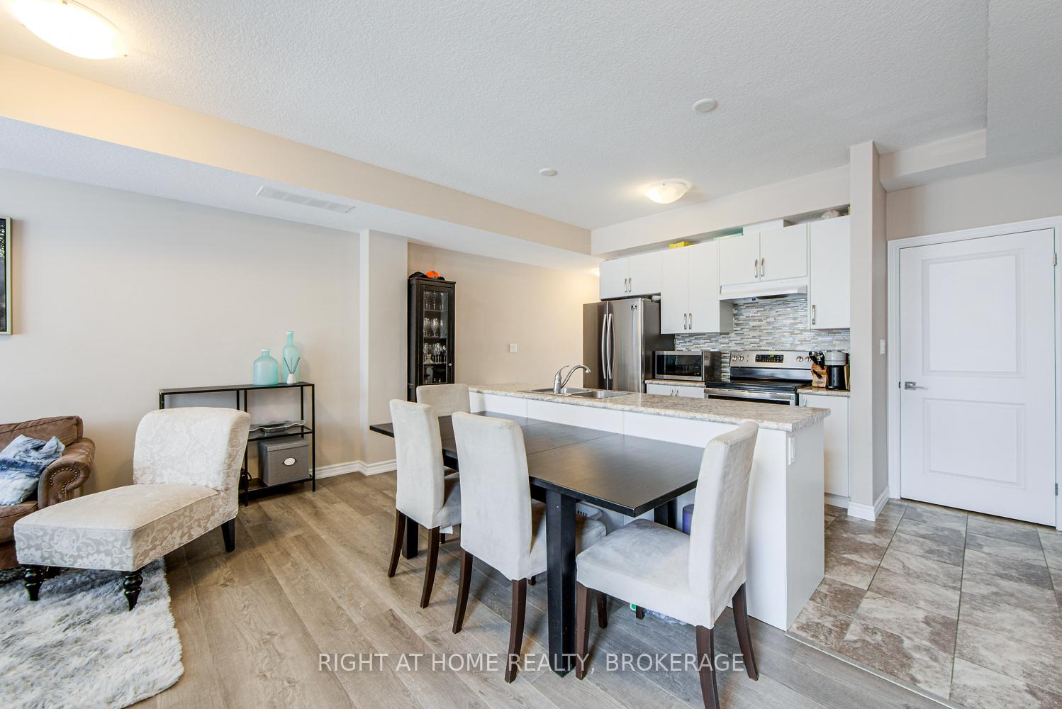 Photo 15 of Unit 62, 445 Ontario Street S, Milton, Timberlea — HOMEH