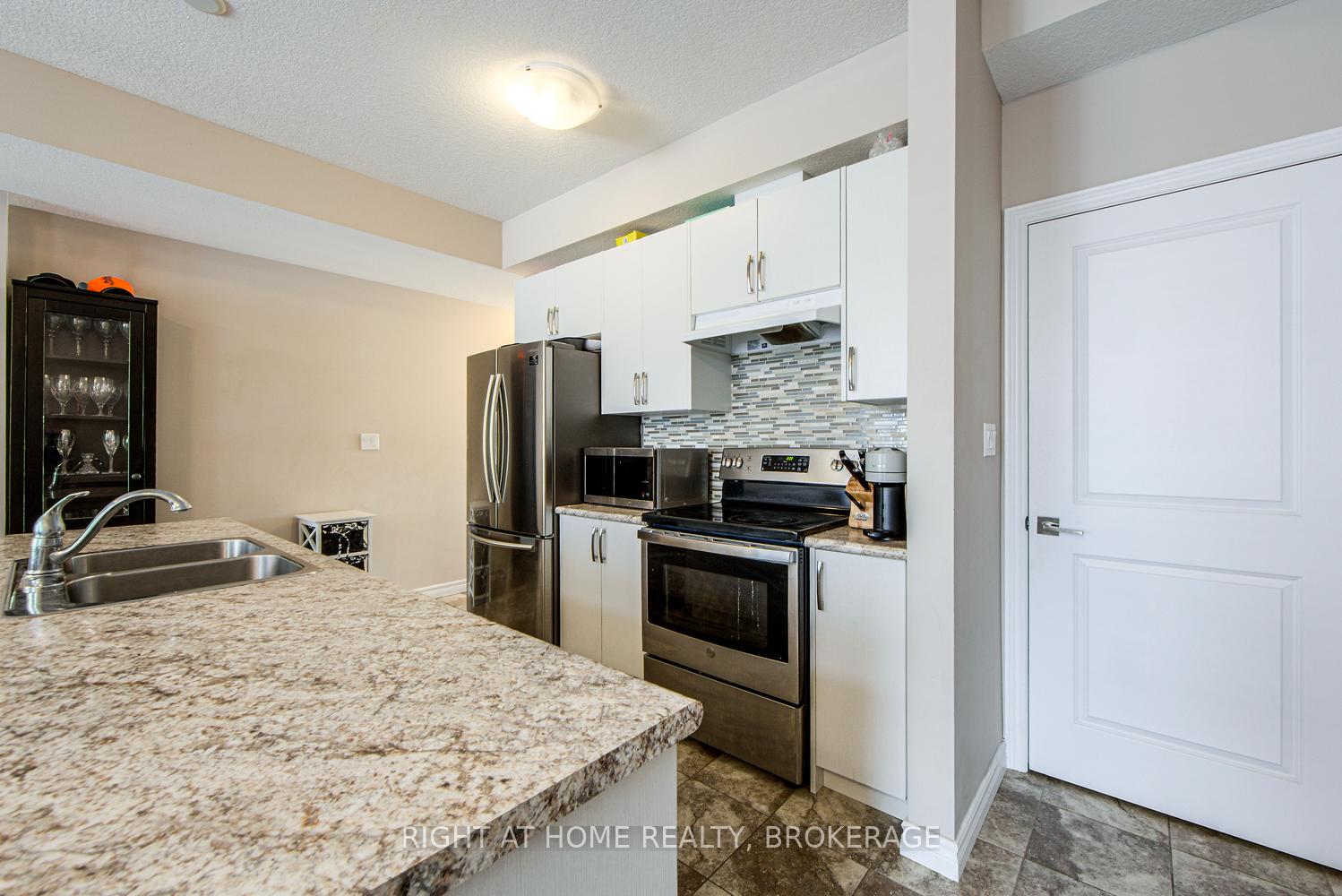 Photo 17 of Unit 62, 445 Ontario Street S, Milton, Timberlea — HOMEH