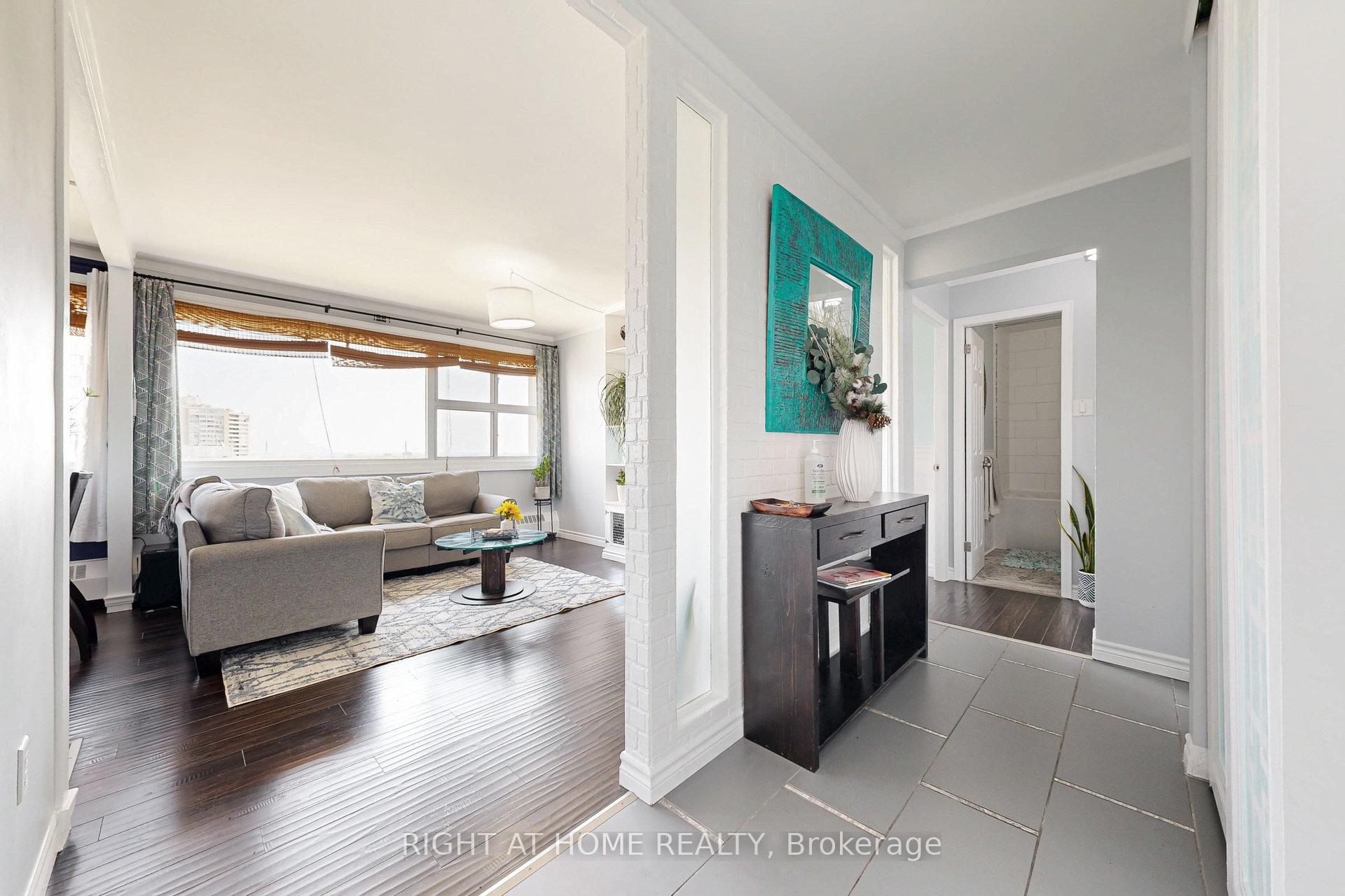 Photo 5 of Unit 1704, 735 Don Mills Road, Toronto, Flemingdon Park — HOMEH