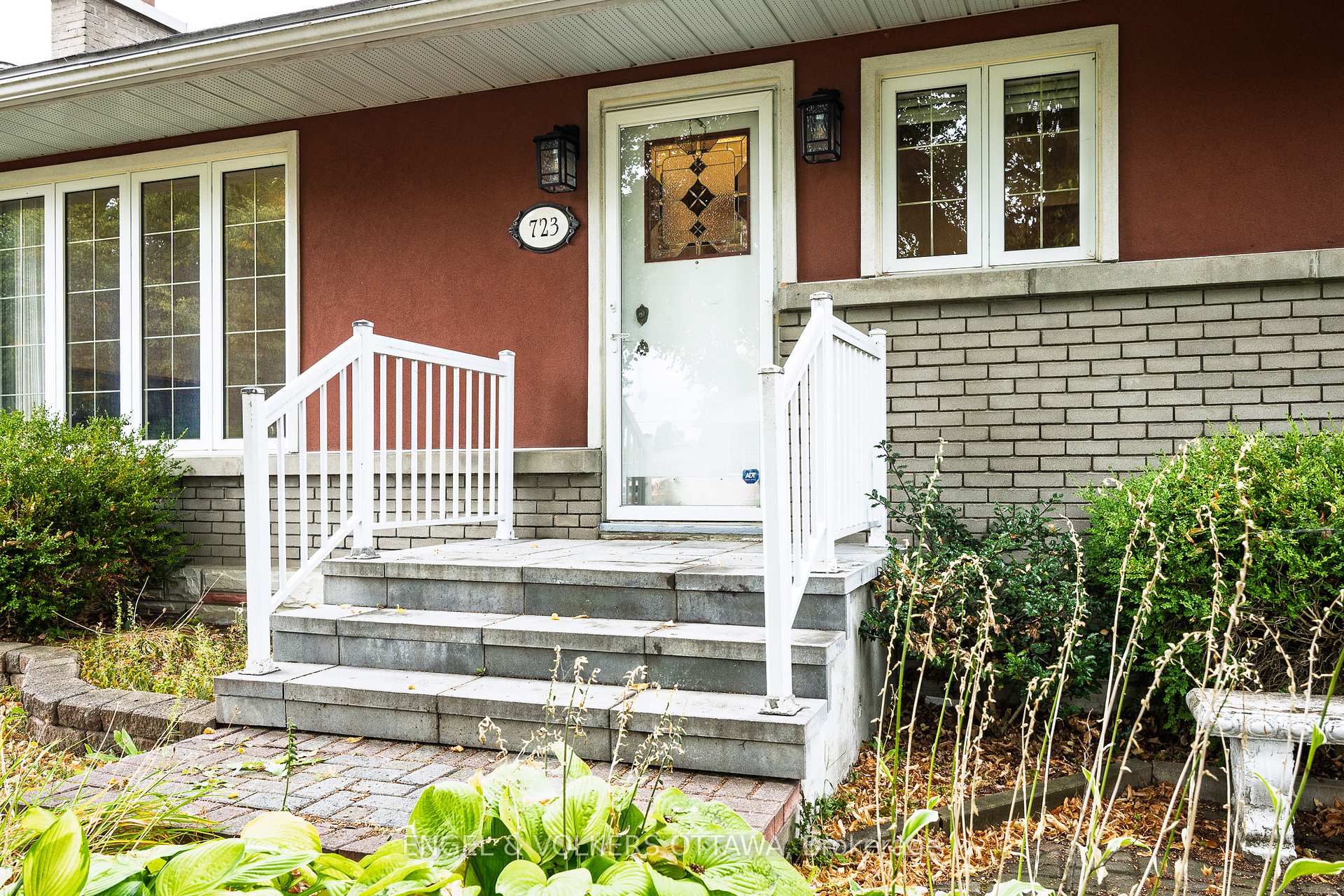 Photo 3 of 723 Halstead Street, Ottawa, Elmvale Acres — HOMEH
