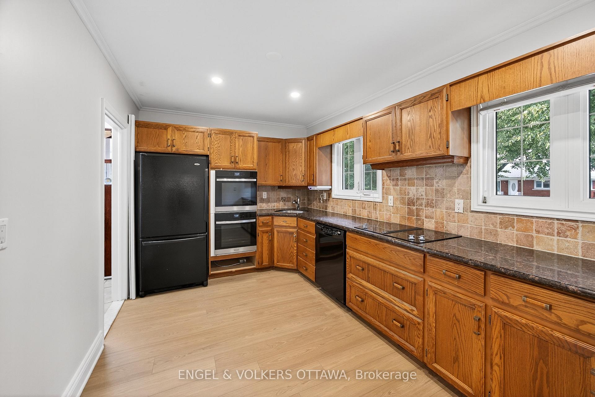 Photo 9 of 723 Halstead Street, Ottawa, Elmvale Acres — HOMEH