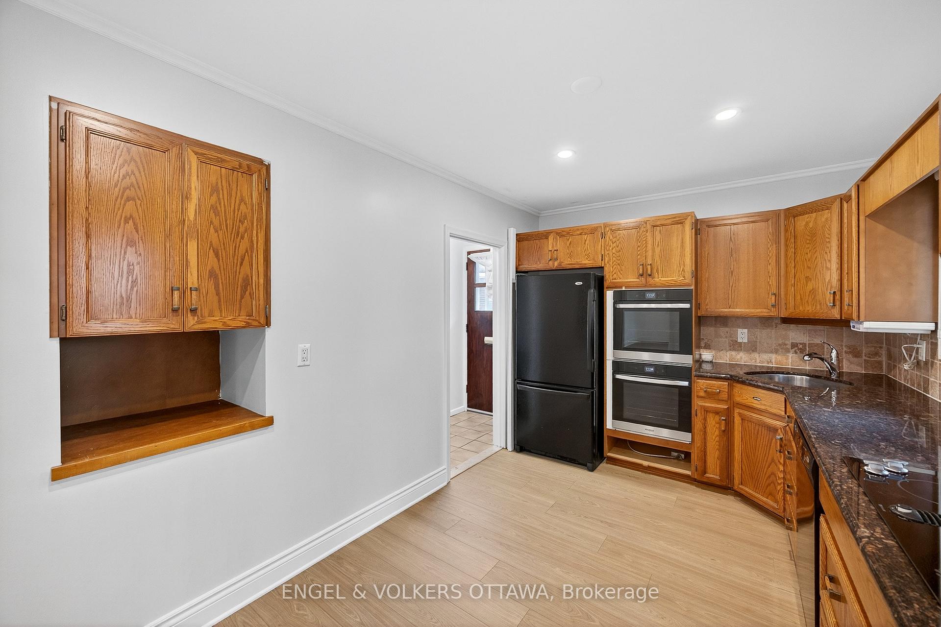 Photo 10 of 723 Halstead Street, Ottawa, Elmvale Acres — HOMEH