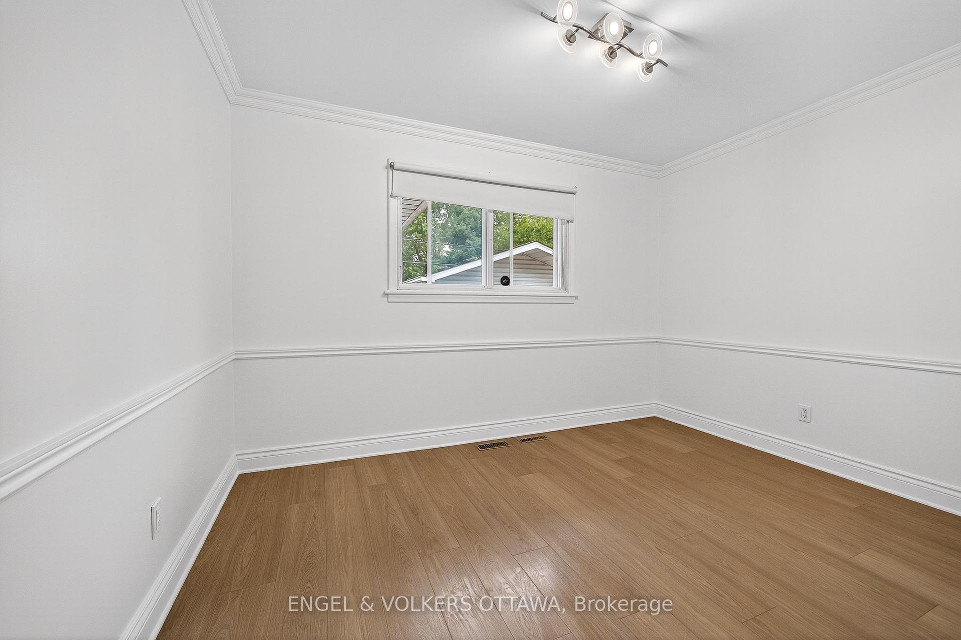 Photo 21 of 723 Halstead Street, Ottawa, Elmvale Acres — HOMEH