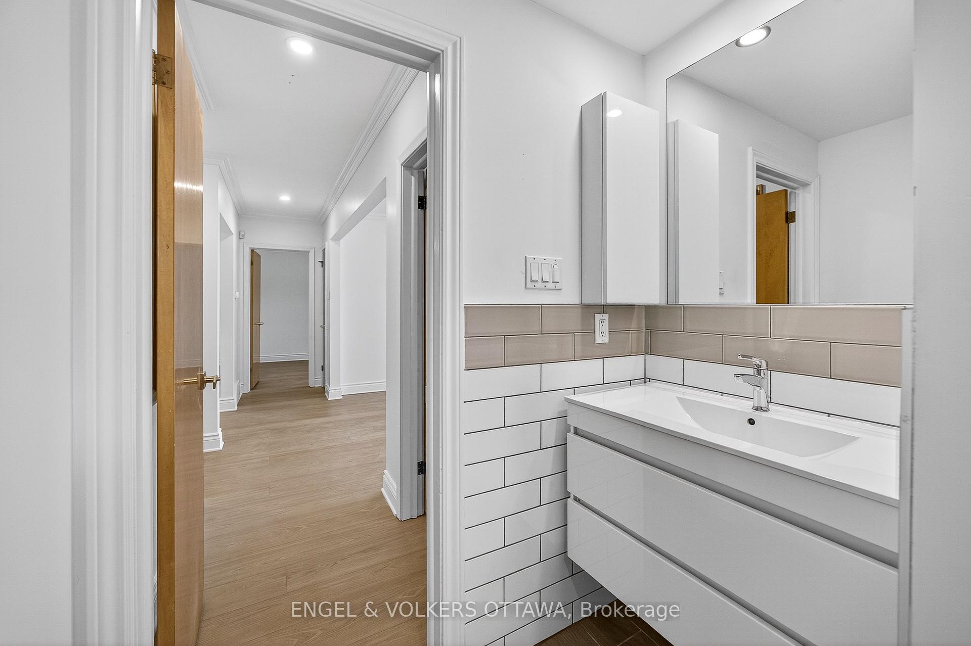 Photo 23 of 723 Halstead Street, Ottawa, Elmvale Acres — HOMEH