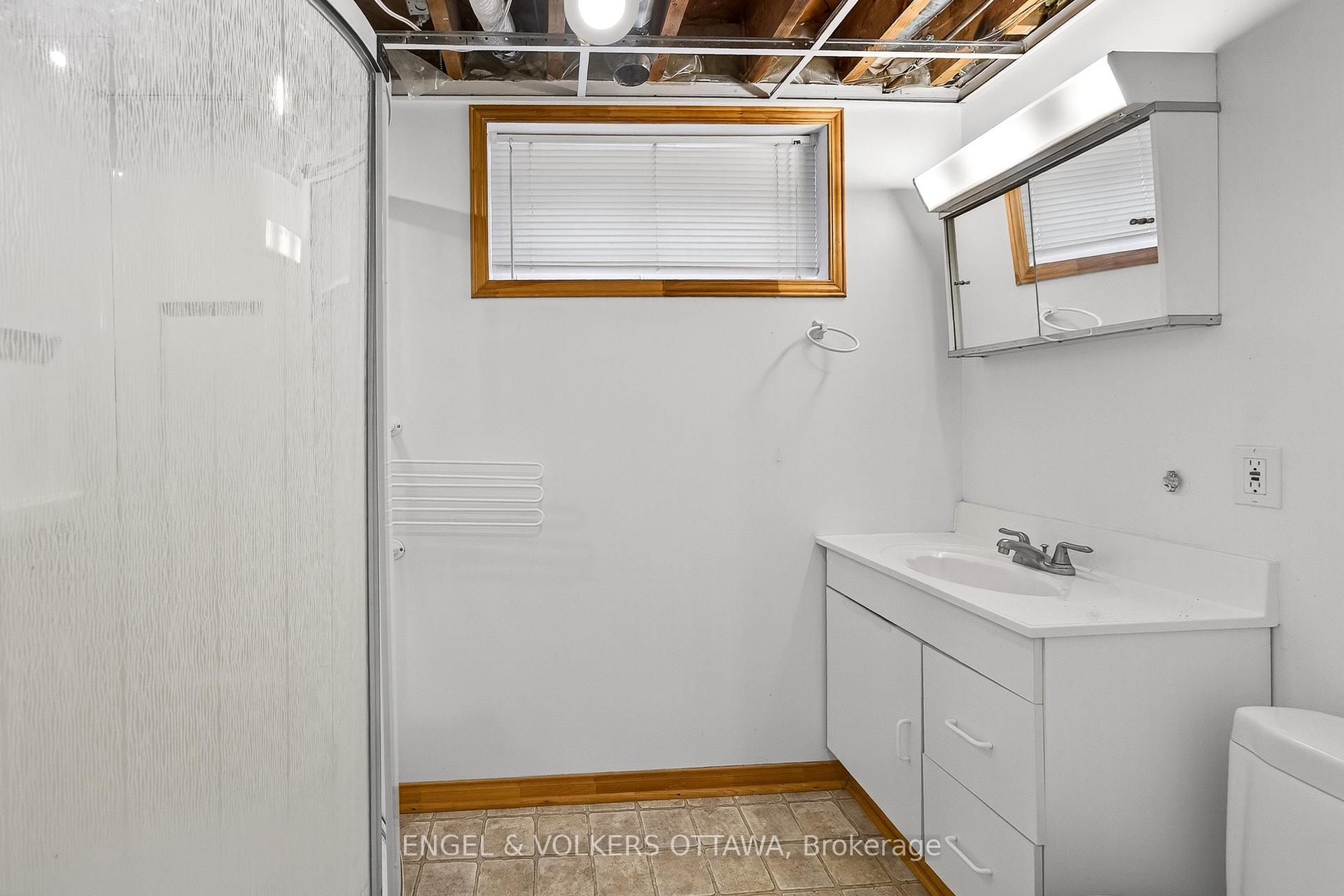 Photo 30 of 723 Halstead Street, Ottawa, Elmvale Acres — HOMEH