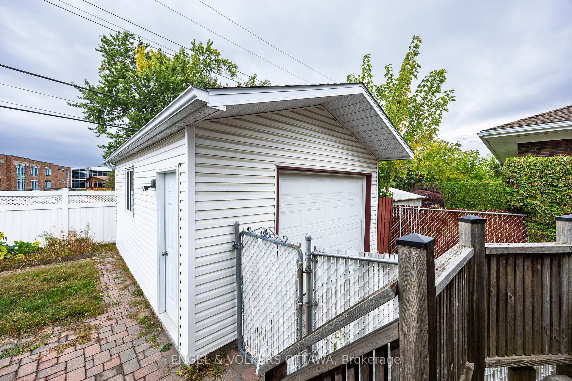 Photo 39 of 723 Halstead Street, Ottawa, Elmvale Acres — HOMEH